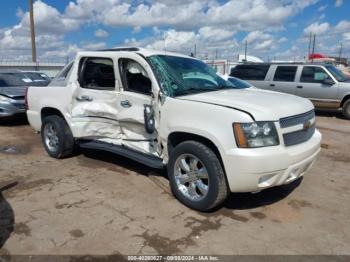  Salvage Chevrolet Avalanche 1500