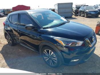  Salvage Nissan Kicks