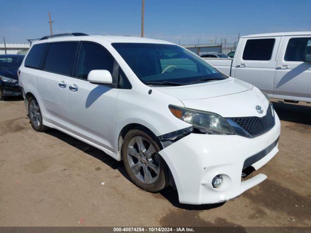  Salvage Toyota Sienna