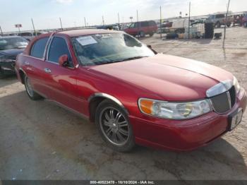  Salvage Lincoln Towncar