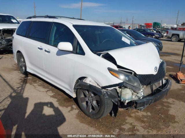  Salvage Toyota Sienna