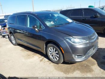  Salvage Chrysler Pacifica