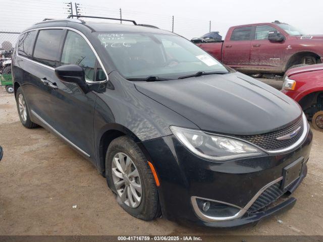  Salvage Chrysler Pacifica