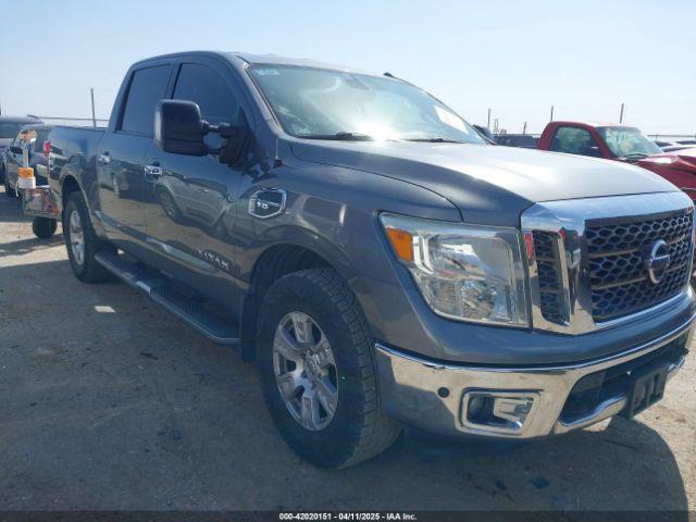  Salvage Nissan Titan