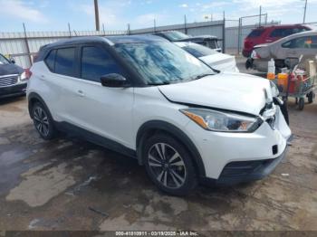  Salvage Nissan Kicks