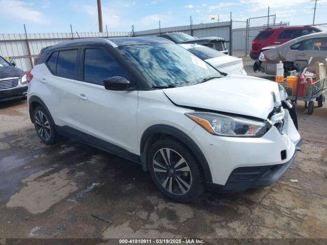  Salvage Nissan Kicks