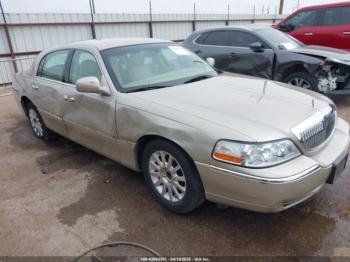  Salvage Lincoln Towncar