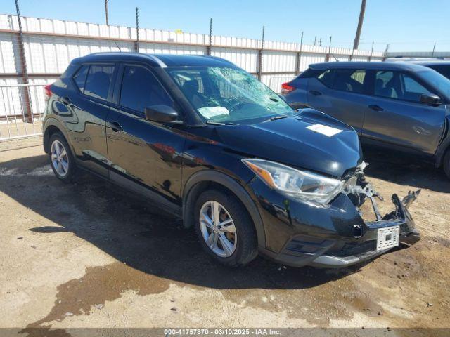  Salvage Nissan Kicks