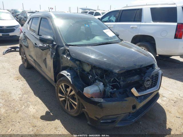  Salvage Nissan Kicks