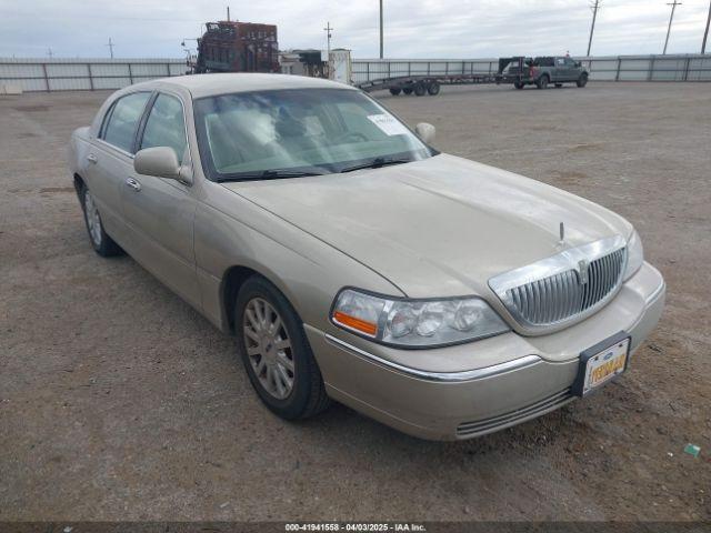  Salvage Lincoln Towncar