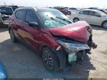  Salvage Nissan Kicks