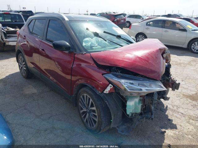 Salvage Nissan Kicks