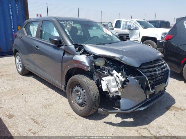  Salvage Nissan Kicks