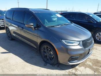  Salvage Chrysler Pacifica