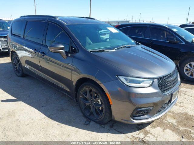  Salvage Chrysler Pacifica