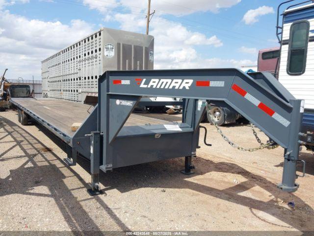  Salvage Lamar Trailer