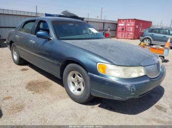  Salvage Lincoln Towncar