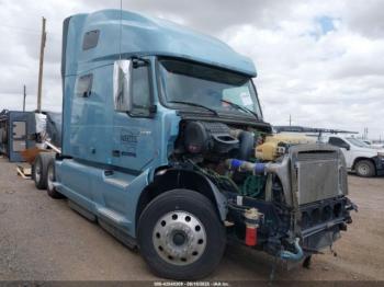  Salvage Volvo Vnl