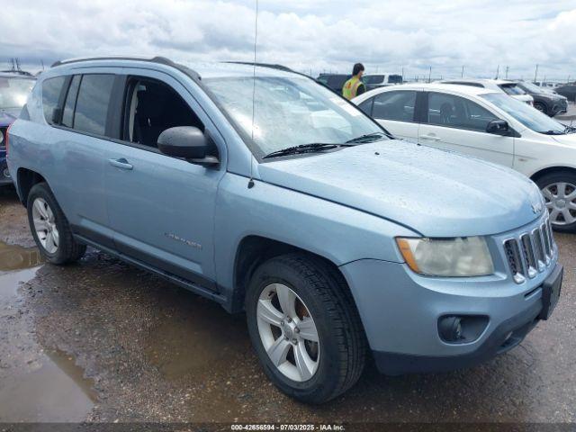 Salvage Jeep Compass