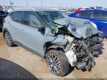 Salvage Nissan Kicks