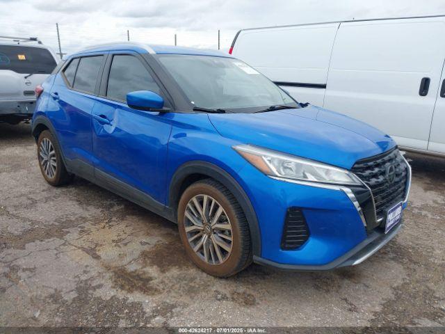  Salvage Nissan Kicks