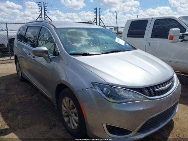 Salvage Chrysler Pacifica