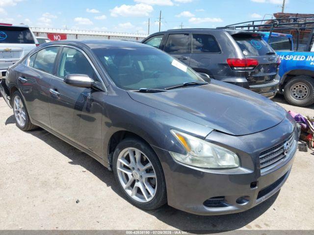  Salvage Nissan Maxima