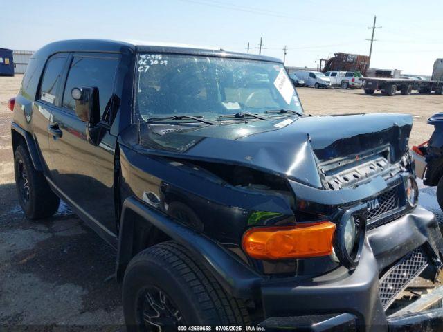  Salvage Toyota FJ Cruiser
