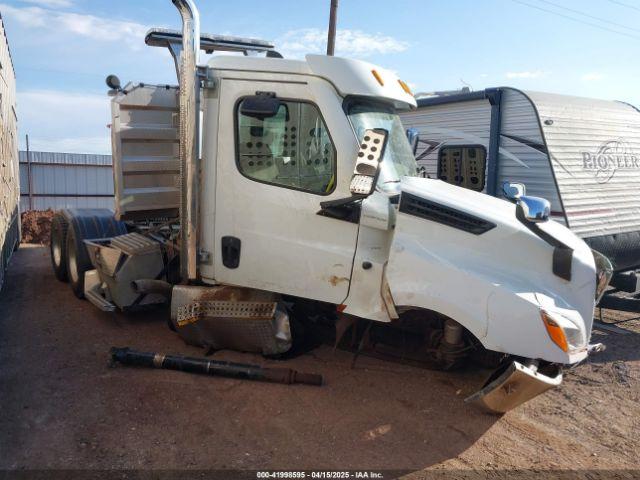  Salvage Freightliner New Cascadia 126