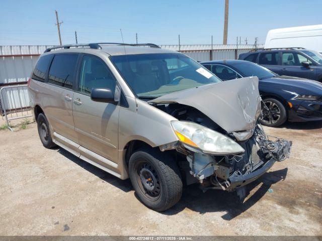  Salvage Toyota Sienna