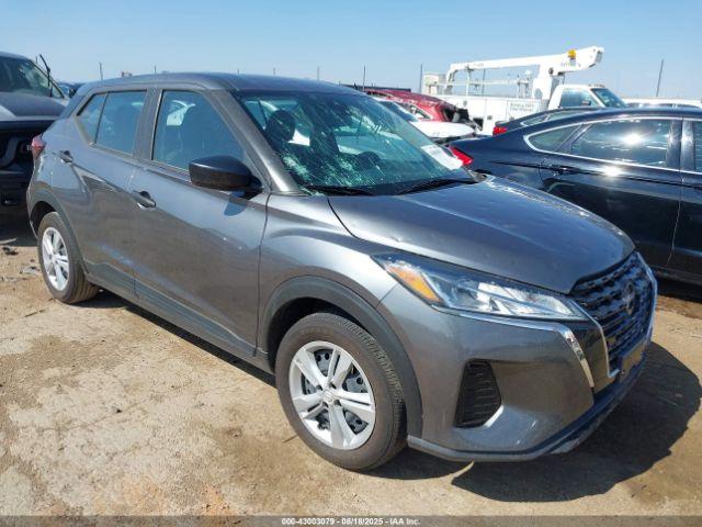  Salvage Nissan Kicks