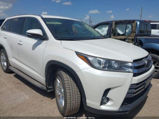  Salvage Toyota Highlander