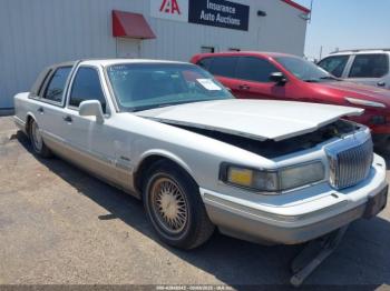  Salvage Lincoln Towncar