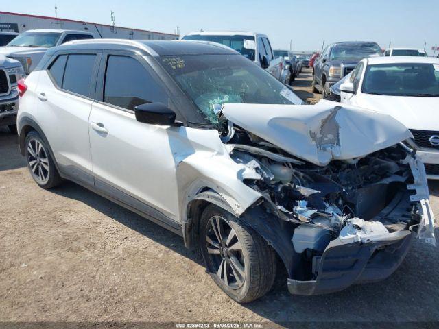  Salvage Nissan Kicks