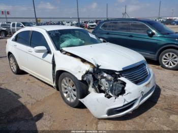  Salvage Chrysler 200