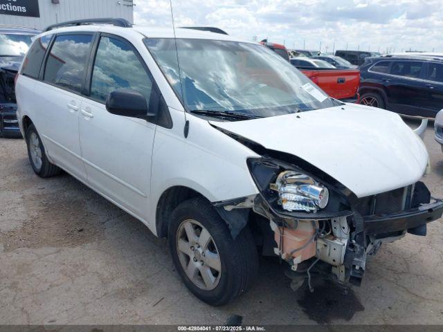  Salvage Toyota Sienna
