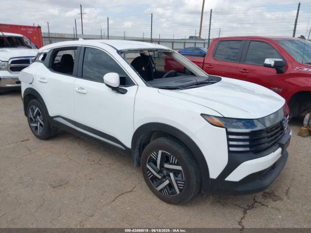  Salvage Nissan Kicks