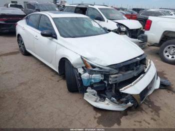  Salvage Nissan Altima