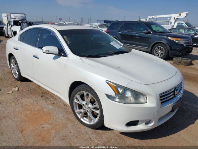  Salvage Nissan Maxima