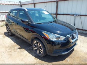  Salvage Nissan Kicks