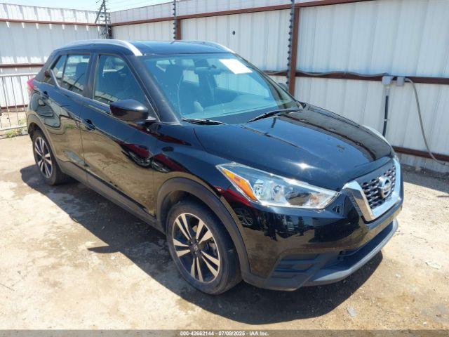  Salvage Nissan Kicks