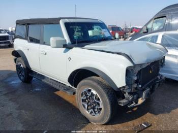  Salvage Ford Bronco