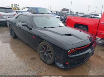  Salvage Dodge Challenger