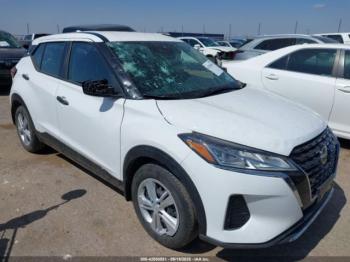 Salvage Nissan Kicks