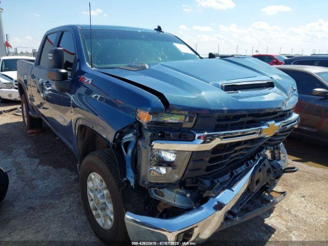  Salvage Chevrolet Silverado 2500