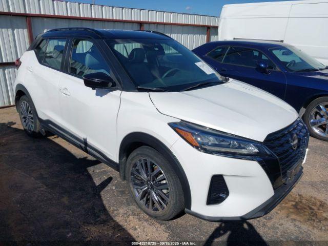  Salvage Nissan Kicks