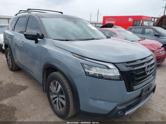  Salvage Nissan Pathfinder
