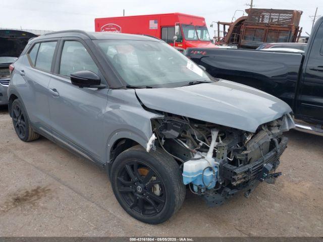  Salvage Nissan Kicks