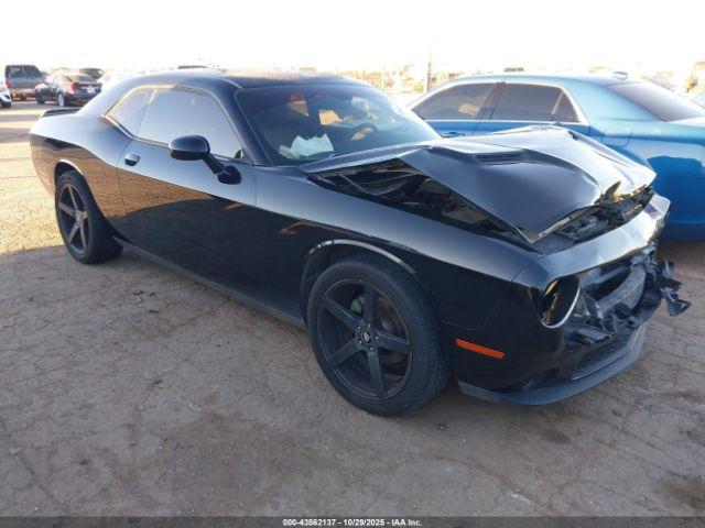  Salvage Dodge Challenger