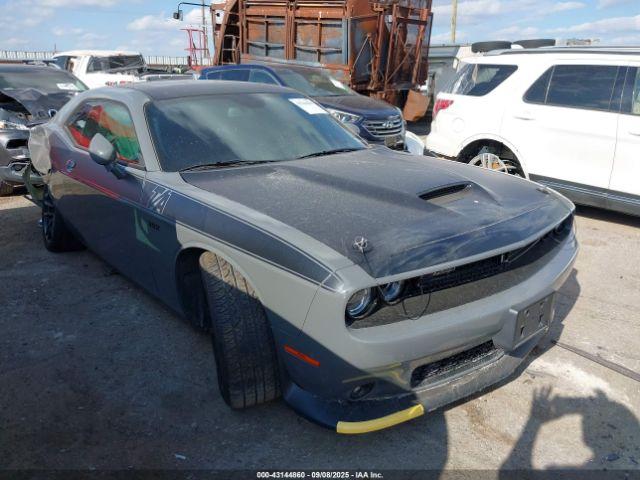  Salvage Dodge Challenger